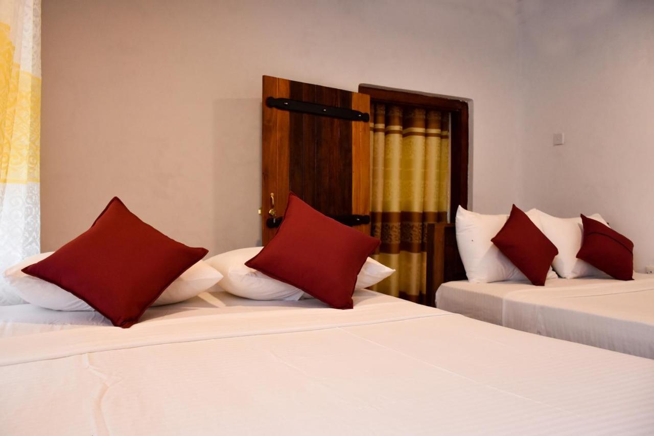 Rainforest Holiday Inn Deniyaya Eksteriør bilde